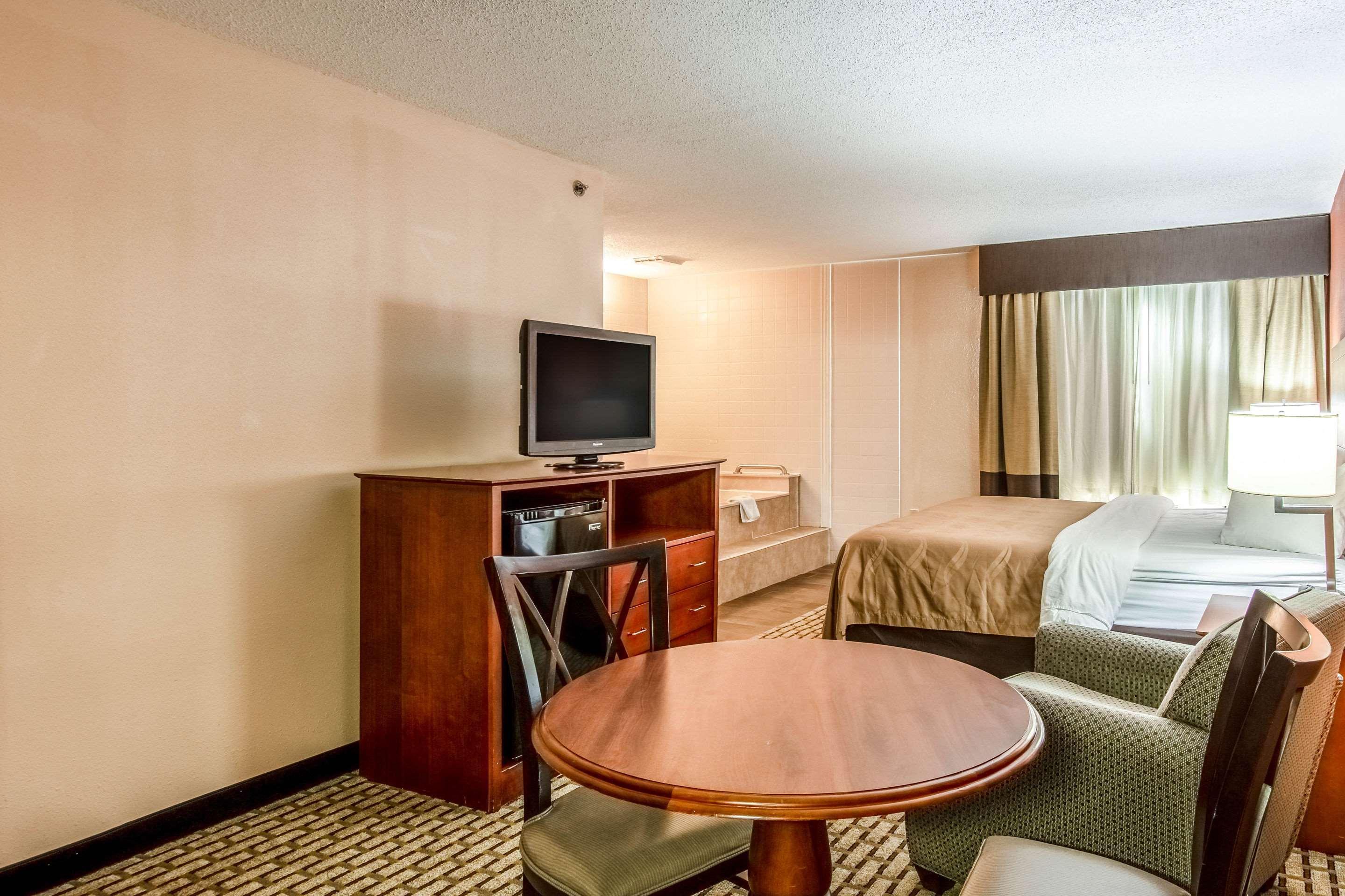 Country Inn & Suites By Radisson, Muskegon, Mi Esterno foto